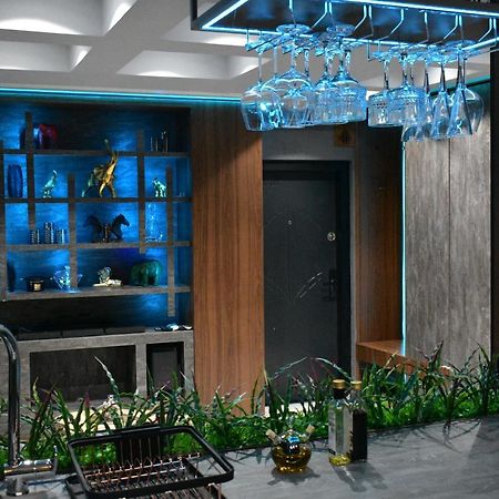 Pentlux - Spa Penthouse In The Heart Of Skopje Extérieur photo