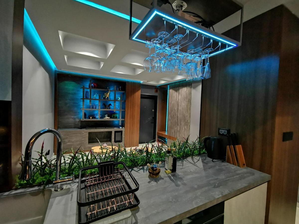 Pentlux - Spa Penthouse In The Heart Of Skopje Extérieur photo