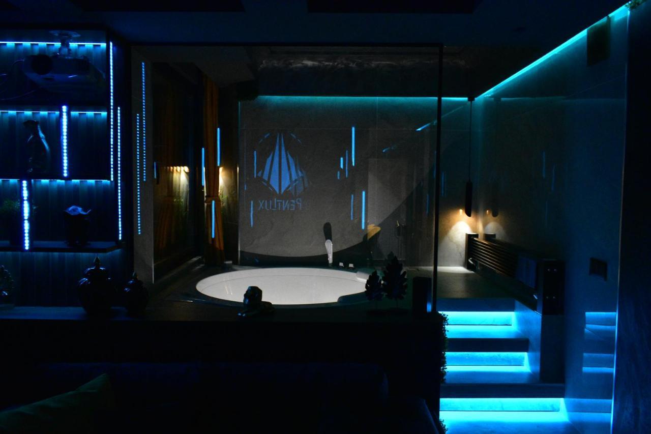 Pentlux - Spa Penthouse In The Heart Of Skopje Extérieur photo