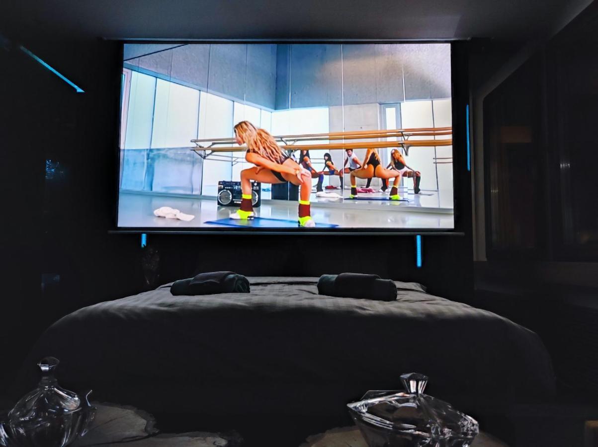 Pentlux - Spa Penthouse In The Heart Of Skopje Extérieur photo